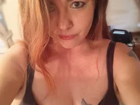 Peekaboo1023's Offline Chat Room