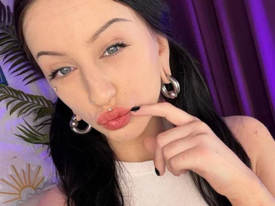 Coy_Emo_Princess Female Fingeringwhite Nude Cam