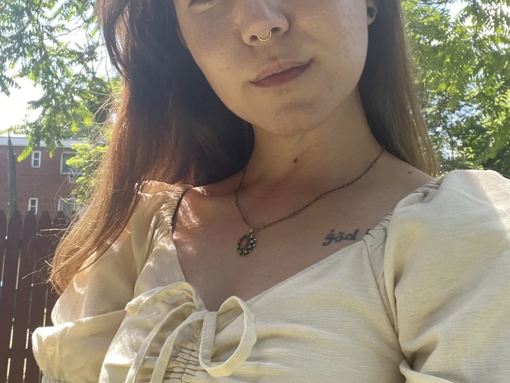 cuteballoonsn Offline XXX chat