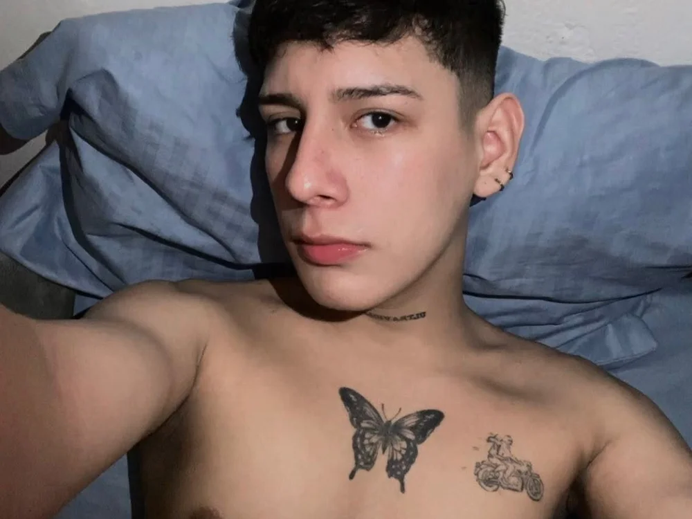 CINNAMONBOYXX