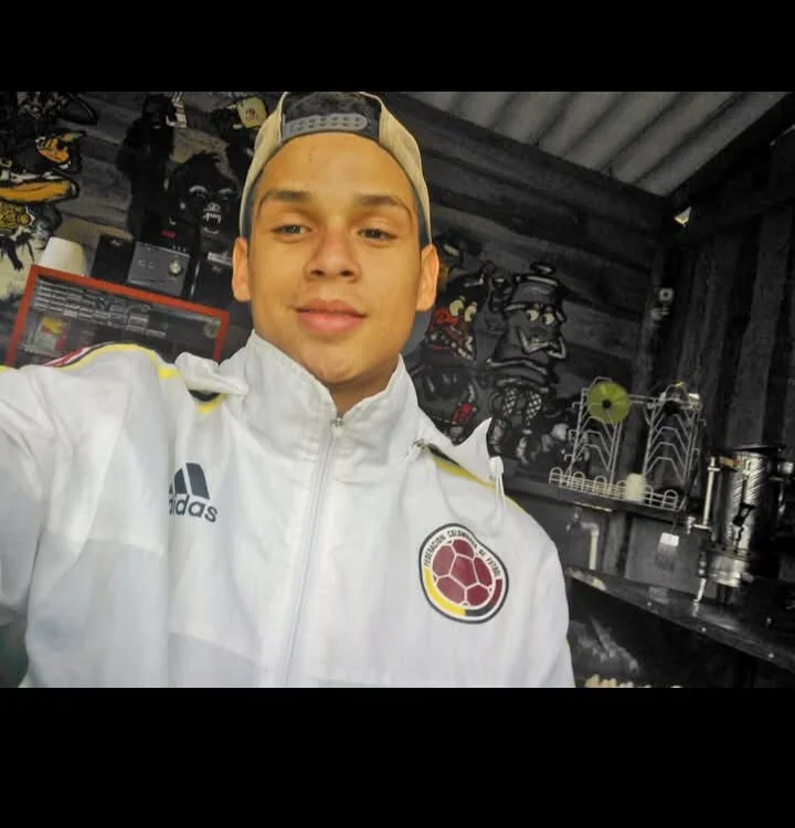 CarlosElHache cam model