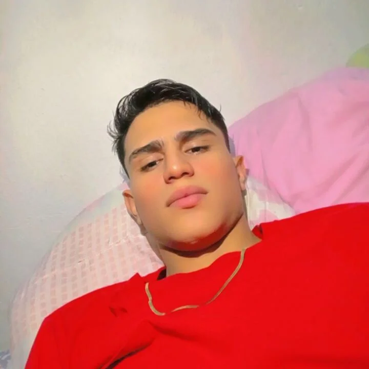 ares2005bb Offline XXX-Chat