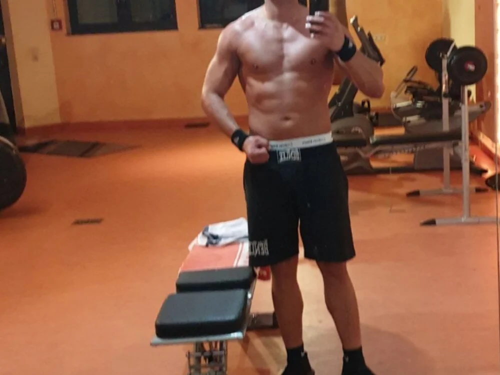 Daniel85Schlam's Offline XXX Chat