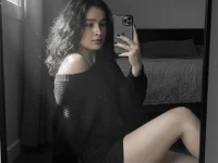 BellaRusso's Offline Chat Room