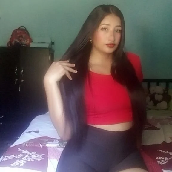 Mia_Miller001 離線 XXX 聊天