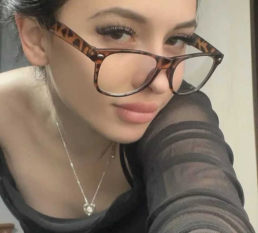 PuffyTrouble's Offline Chat Room