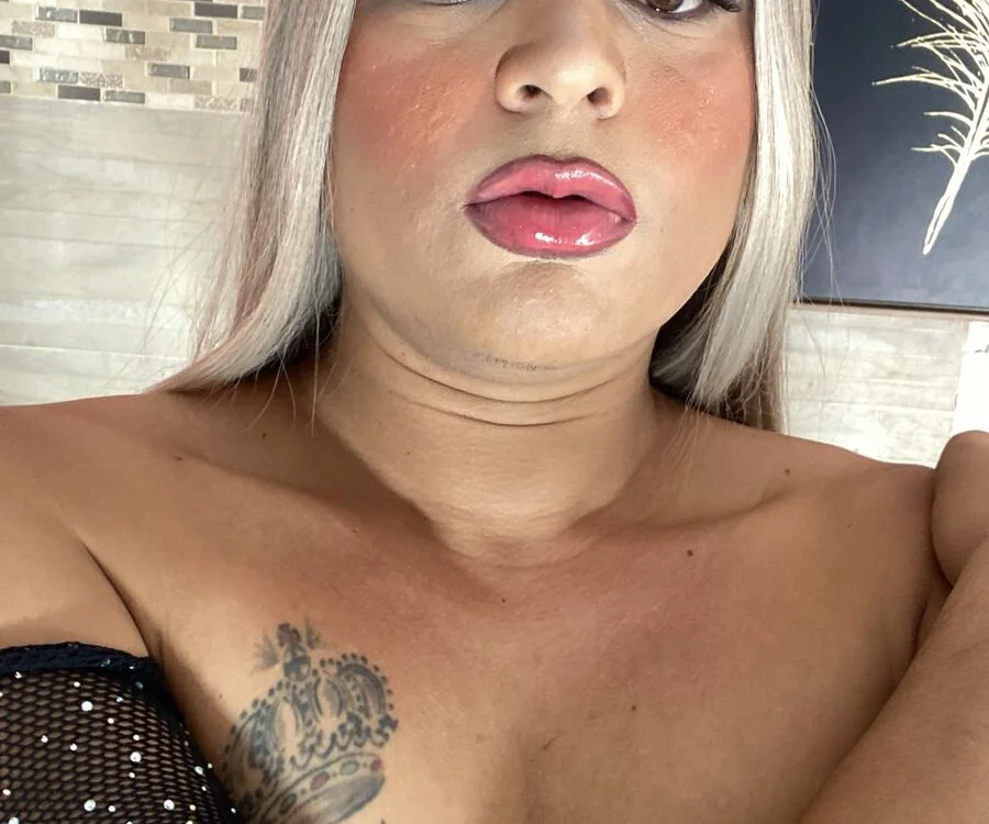 queen_meli's Offline XXX Chat