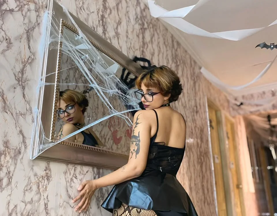 LeylaMorgan_ offline XXX-chat