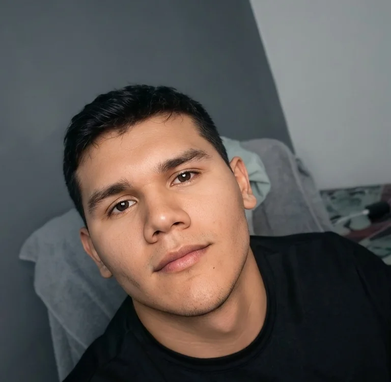 Juancito0102i3j's most recent online preview