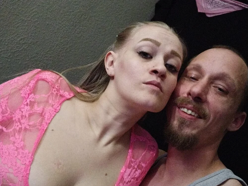 firecouple687's Offline XXX Chat