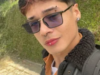 ronald_thompson20's webcam live show