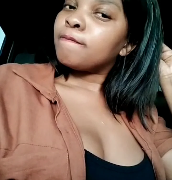 lilbaby15333 Offline XXX Chat