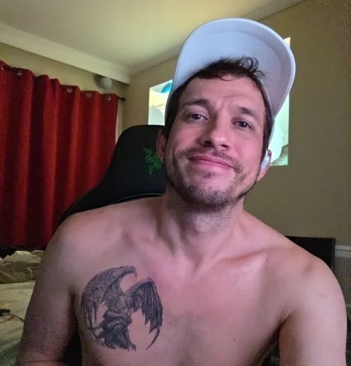 UncutKevin's Offline Chat Room