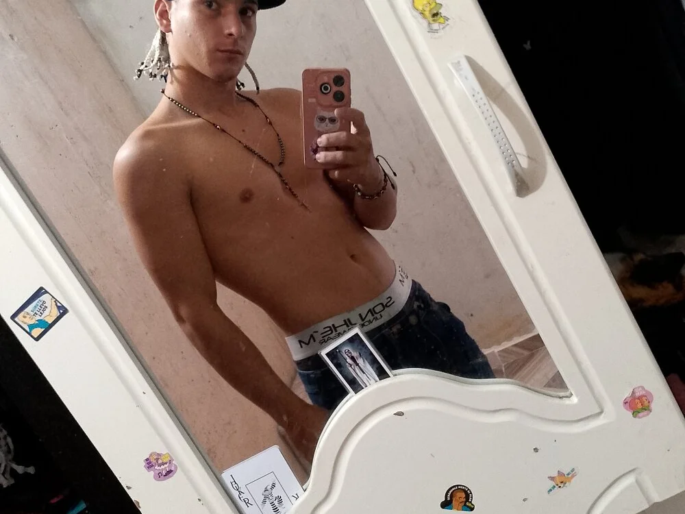 bigxreyes' Offline XXX Chat