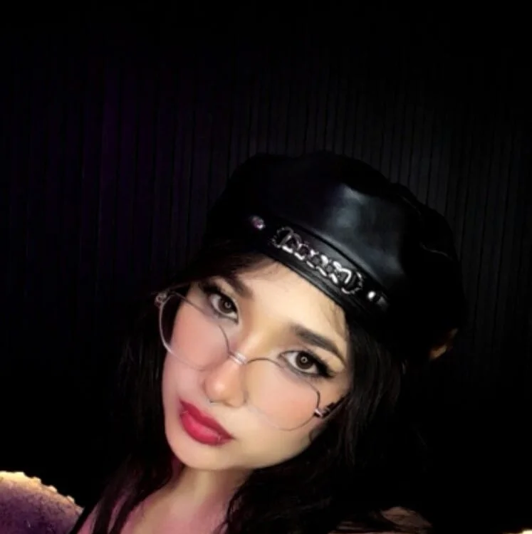 Aura_cute_: офлайн-секс-чат