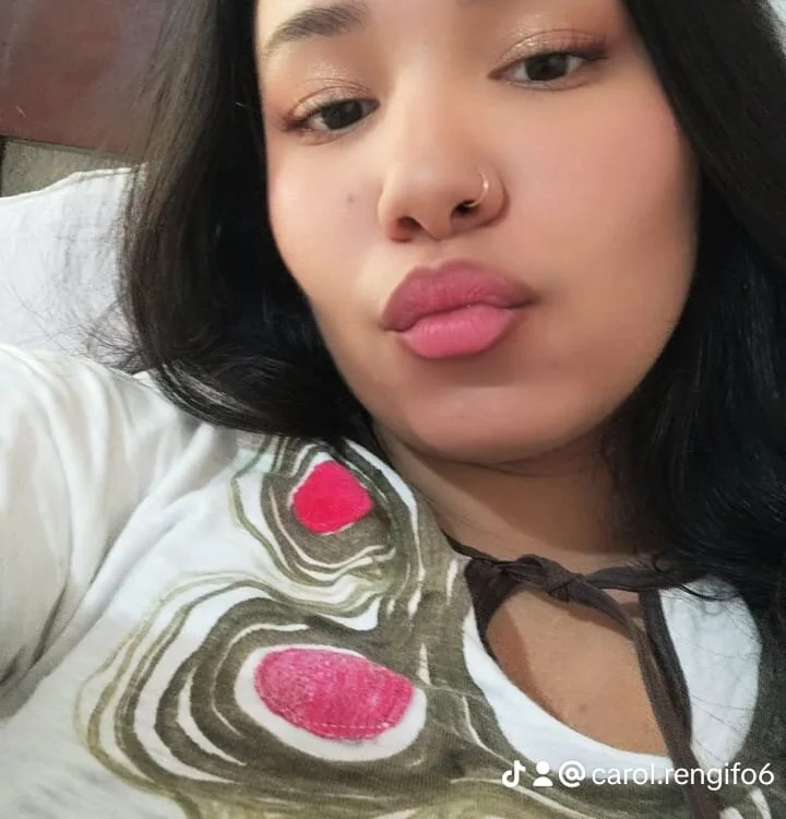 Chatroom XXX en direct de soffi_joness23