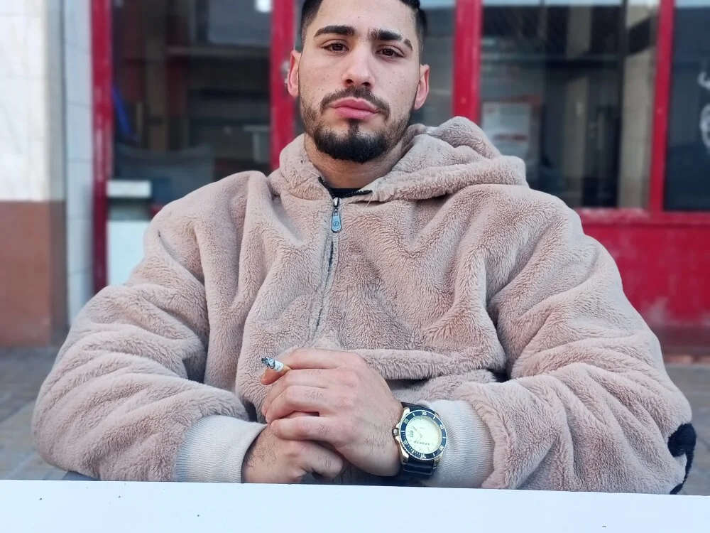 Activo25jjs' Offline XXX Chat