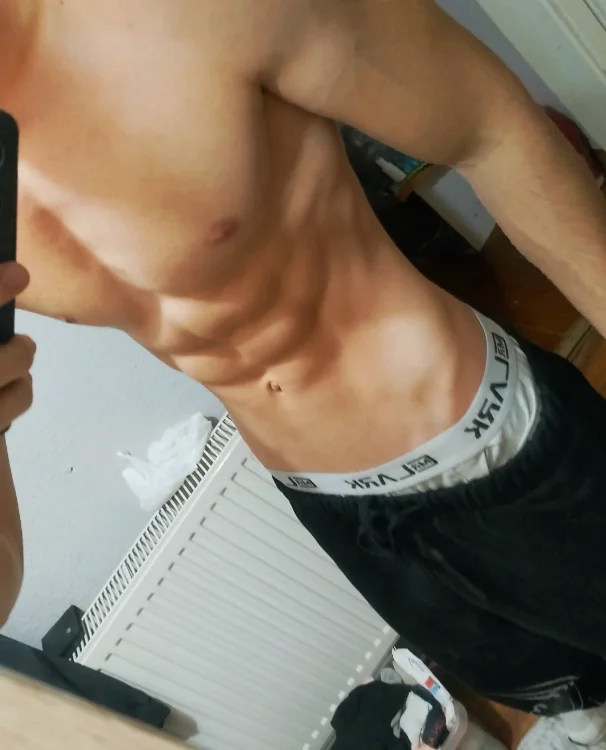 Offline XXX chat modela Shrededguy