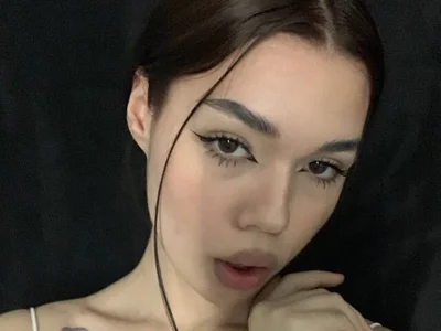 HedyVanwey on StripChat