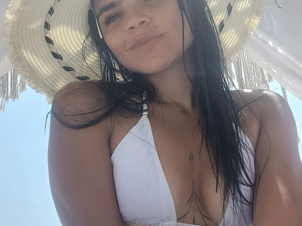 Issabella0987's Offline Chat Room