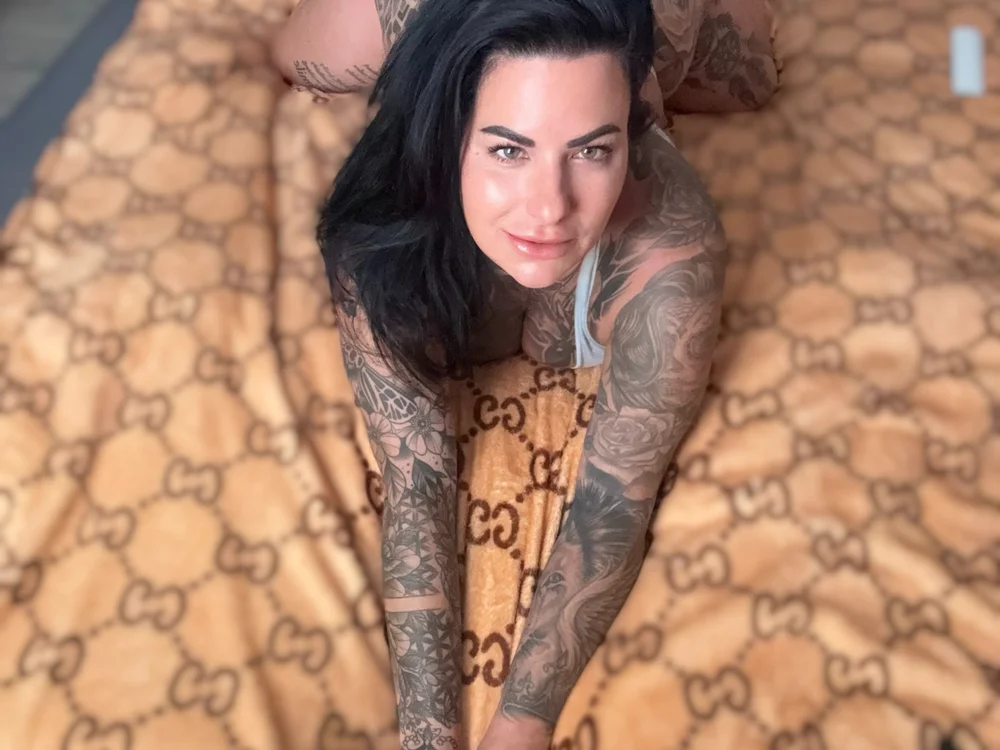 دردشة InKed-Kathy الجنسية دون اتصال