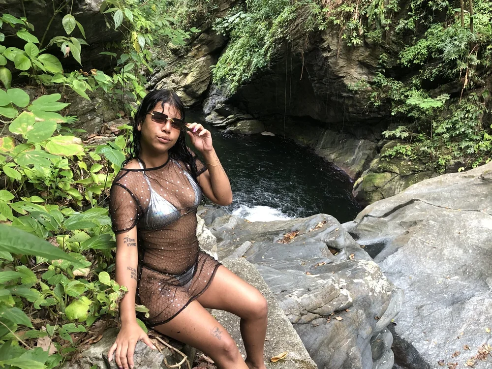 Roxybitch's most recent online preview