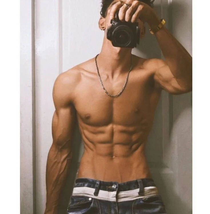 Honey_boy99 offline chatrum