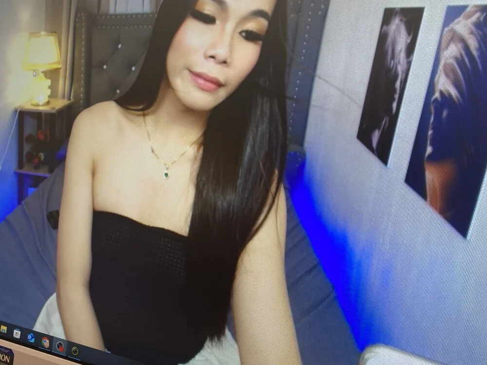 alexahuge_hunter 離線 XXX 聊天