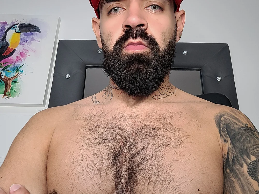 alexanderbrownn's Offline Chat Room