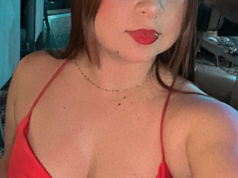 Mia_foxx_ Offline XXX Chat