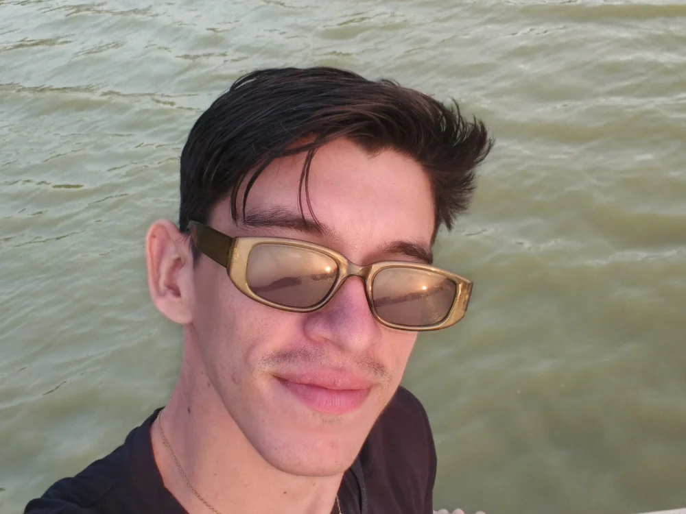 FlaquitPedro's Offline Chat Room