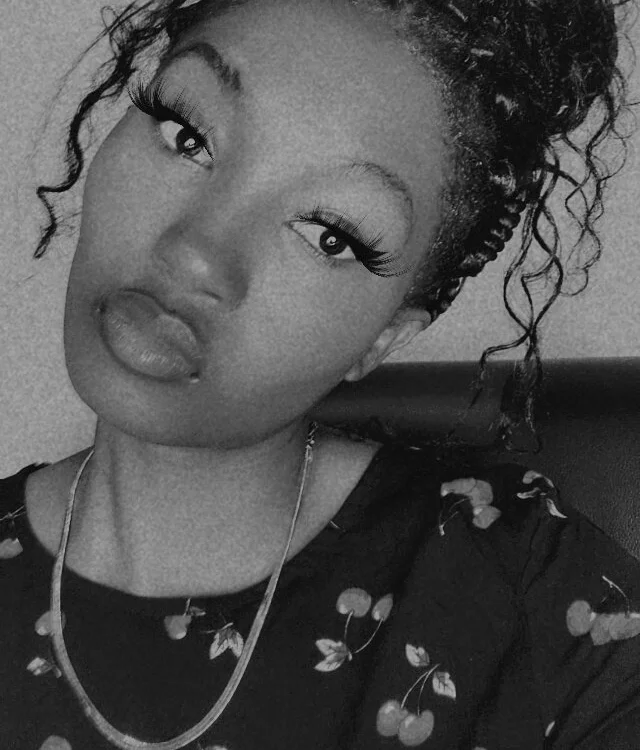 YuYuNoir: συνομιλία ΧΧΧ εκτός σύνδεσης