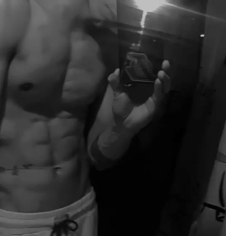 JoeButtlerh77 offline chatrum