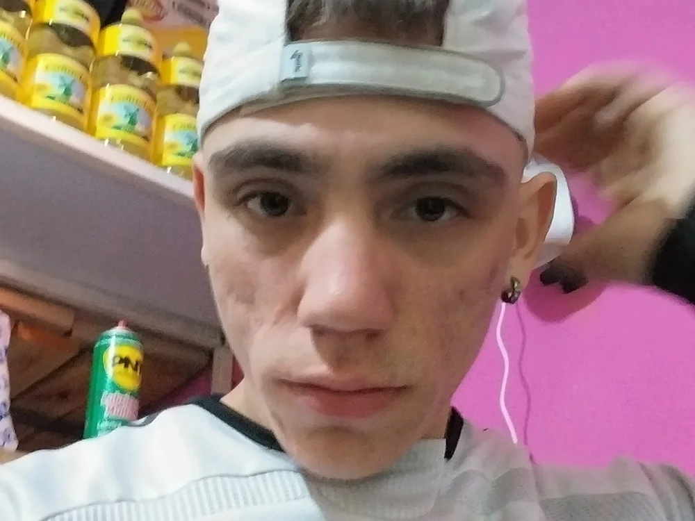 Lautaro3-99's Offline XXX Chat