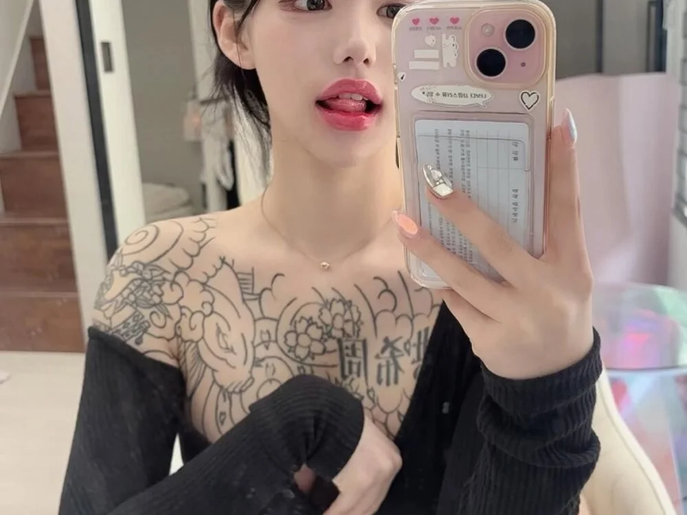 tangju7 Adlı Modelin Çevrimdışı XXX Sohbeti