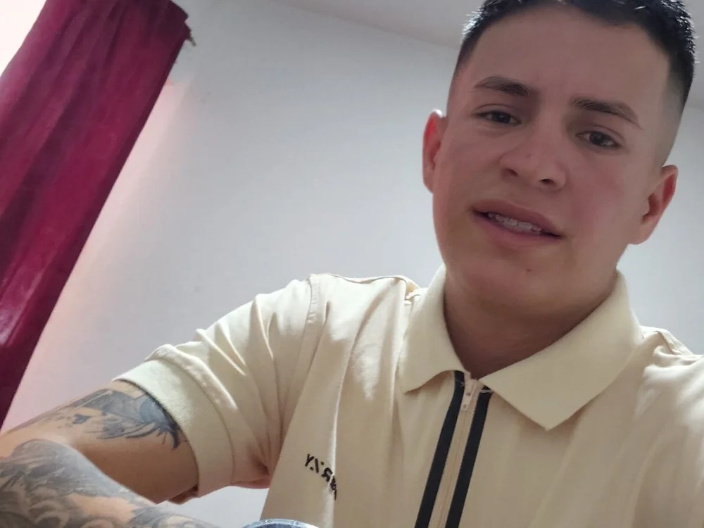 alejoherrera370's Offline XXX Chat