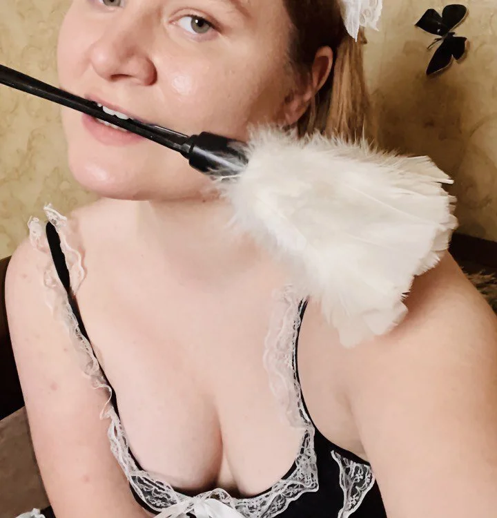 CharlineBigAss Obrolan XXX Offline