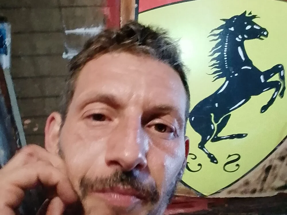 ILOVEhairywoman Chat XXX offline