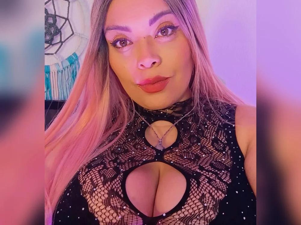 DesireByRoma offline XXX-chat