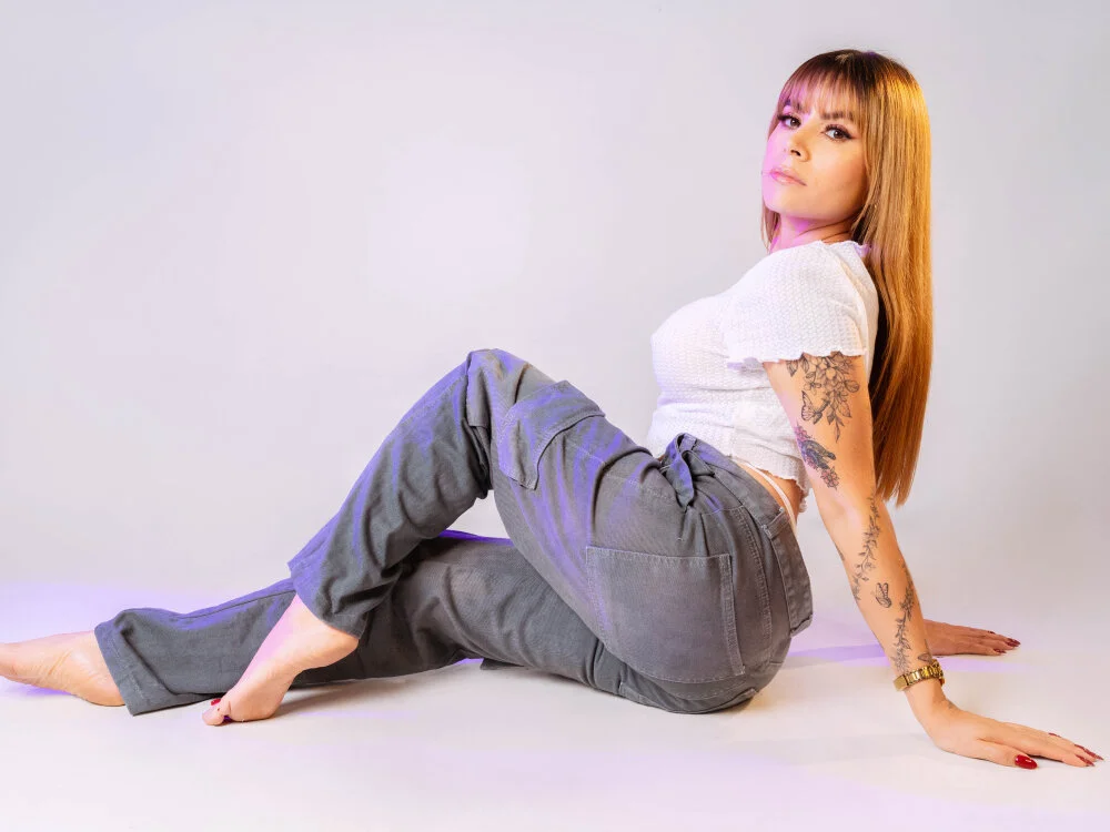 DarlinJones Offline XXX-chat