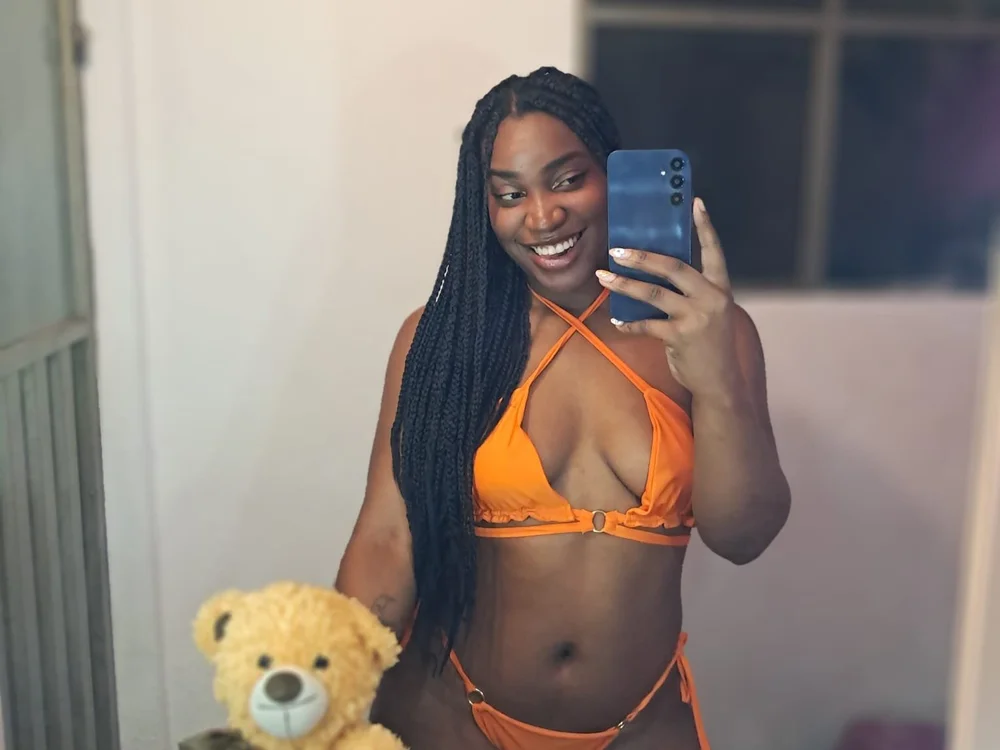 Victoriaa_Goldx Offline XXX-Chat