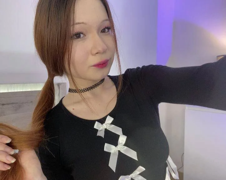 Lisa_Lust Adlı Modelin Çevrimdışı XXX Sohbeti