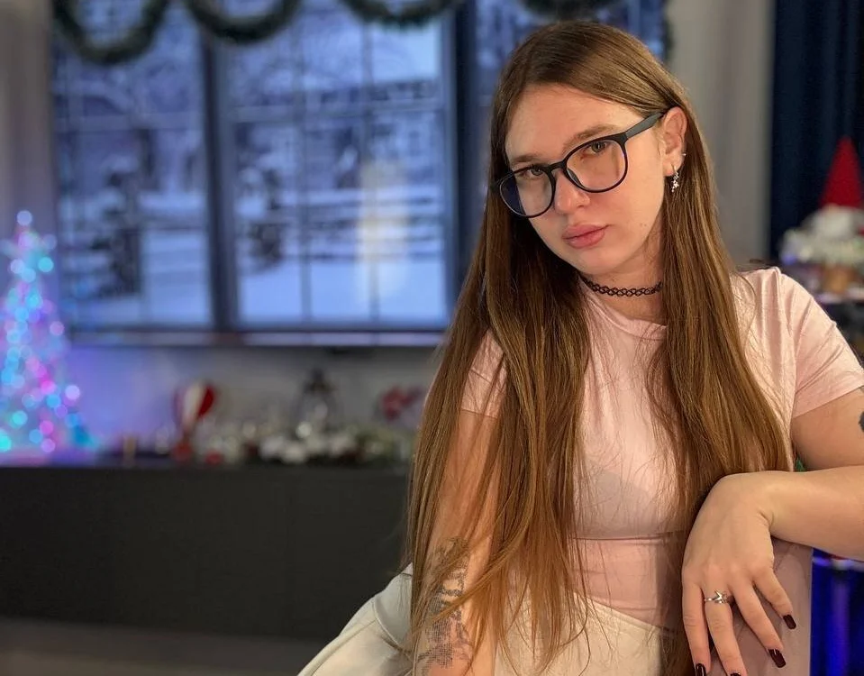 ArlineFarone's Offline XXX Chat