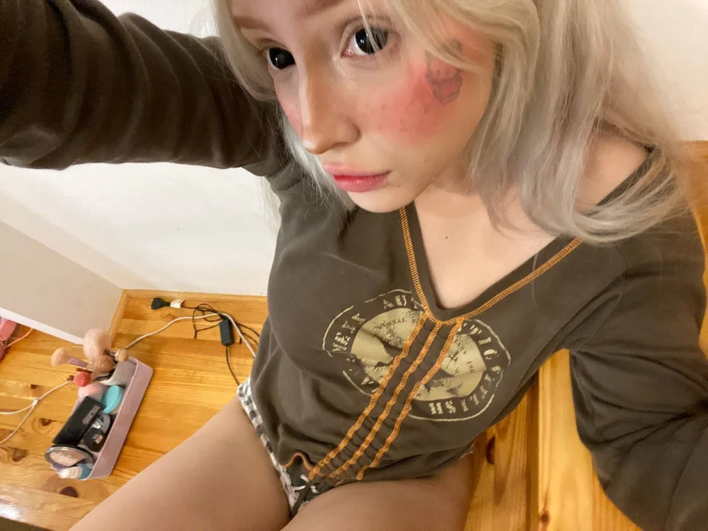 PollyJonnyKitty offline chatrum