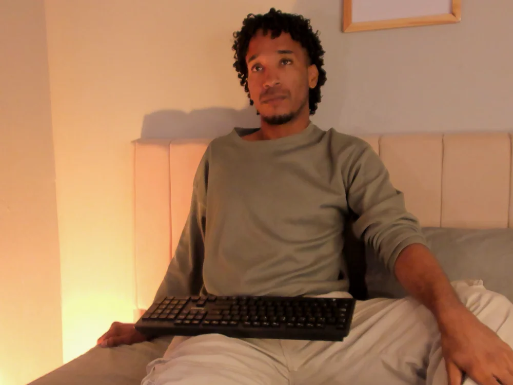 Brandon_hairy_ Offline XXX-Chat