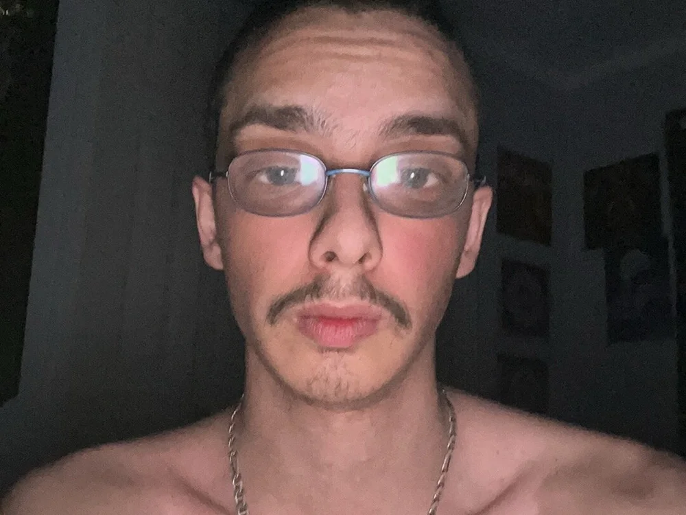 Gross-2's Offline Chat Room