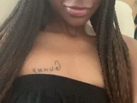 Ebonypetite695 live cam