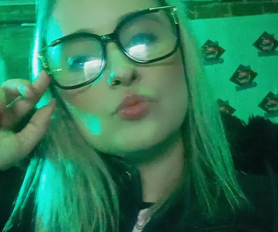 kasadakarente's Offline Chat Room