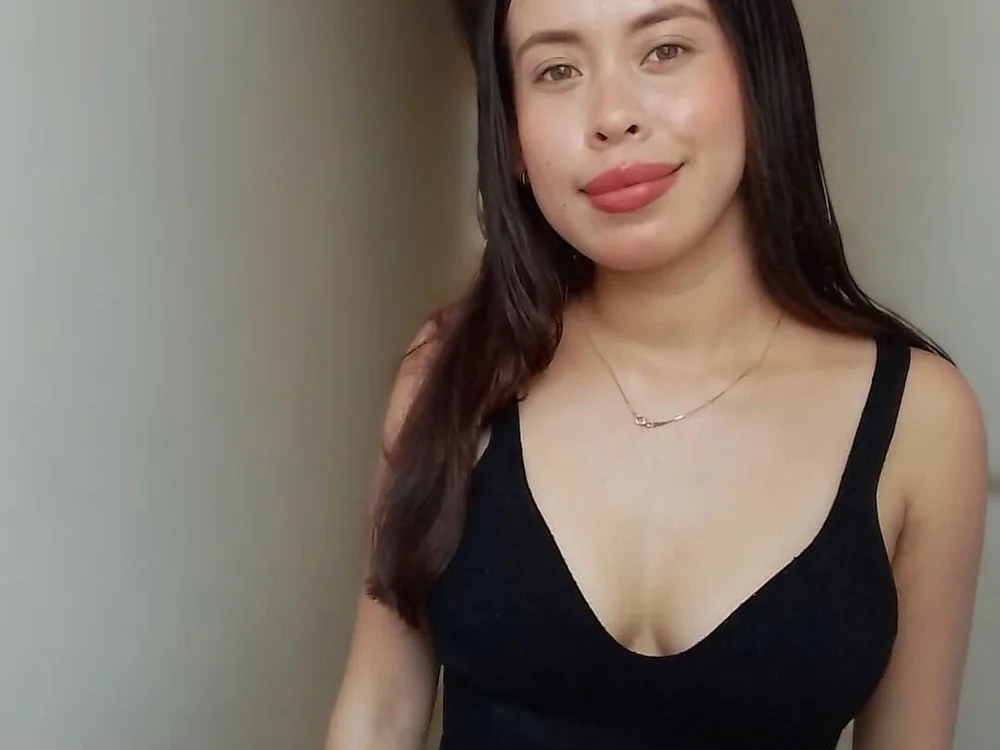 Sara_03ll's Offline Chat Room