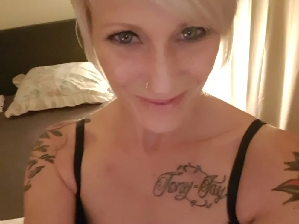 Ladyloveseks40's Offline XXX Chat